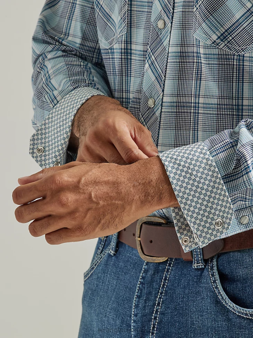 20X Competition Advanced Comfort Long Sleeve Two Pocket Western Snap Plaid Shirt Men Wrangler RHXV495 Clothing Blue Sea Navy (112327800)
