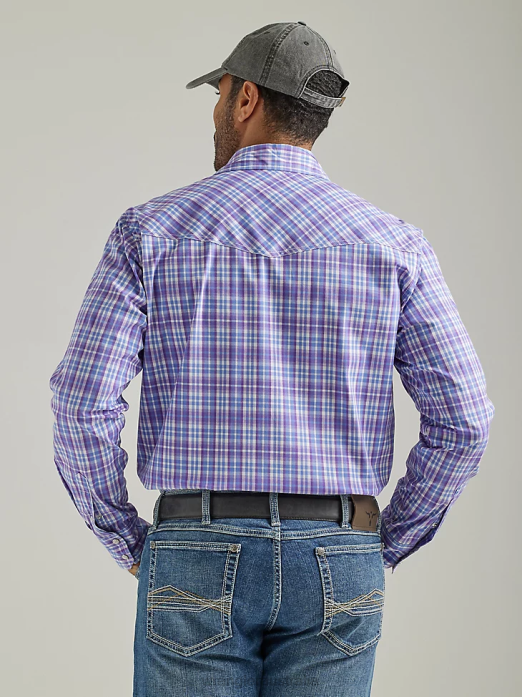 20X Competition Advanced Comfort Long Sleeve Two Pocket Western Snap Plaid Shirt Men Wrangler RHXV496 Clothing Purple Grape Check (112327809)