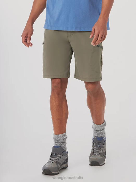 Authentics Comfort Waist Cargo Short Men Wrangler RHXV568 Clothing Earth Green (10ZM980EG)