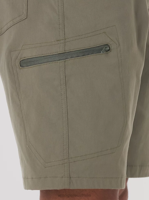 Authentics Comfort Waist Cargo Short Men Wrangler RHXV568 Clothing Earth Green (10ZM980EG)