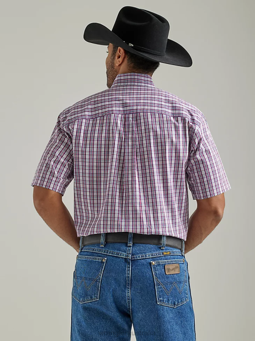 George Strait Short Sleeve 2 Pocket Button Down Plaid Shirt Men Wrangler RHXV334 Clothing Mid Pink Plaid (112327813)