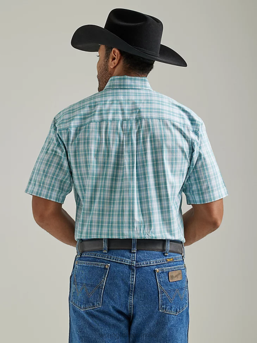 George Strait Short Sleeve 2 Pocket Button Down Plaid Shirt Men Wrangler RHXV335 Clothing True Aqua Plaid (112327822)