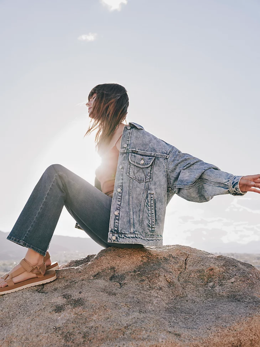 Girlfriend Denim Jacket Women Wrangler RHXV854 Clothing Icy Blue (112333587)