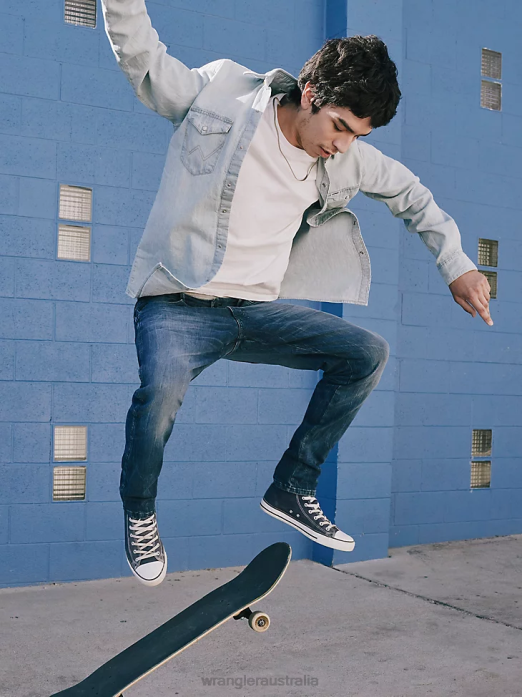 Heritage Redding Loose Fit Jean Men Wrangler RHXV185 Clothing Ripped Light Wash (112335468)