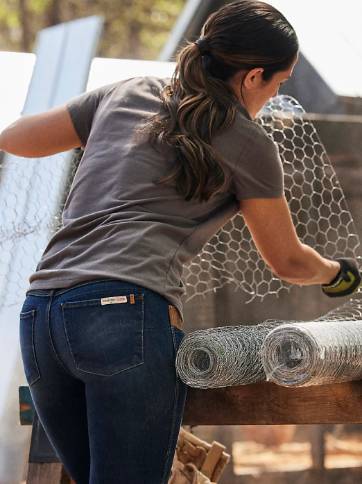 RIGGS Workwear Short Sleeve Performance T-Shirt Women Wrangler RHXV877 Clothing Charcoal (3WF70CH)