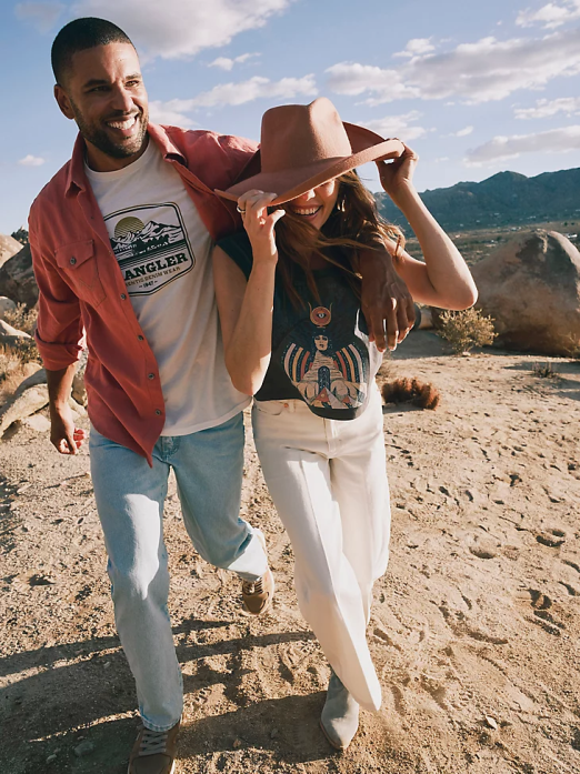 Salmon Red (112324852)