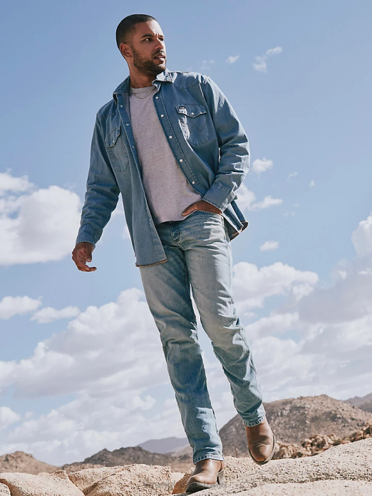 Retro Slim Fit Straight Leg Jean Men Wrangler RHXV25 Clothing Buffalo Pass (112326537)