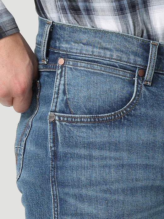 Retro Slim Fit Straight Leg Jean Men Wrangler RHXV37 Clothing Sawdust (112322491)