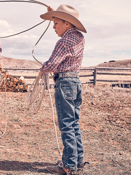 Retro Slim Straight Jean Boys Wrangler RHXV945 Clothing Bozeman (88BWZBZ)