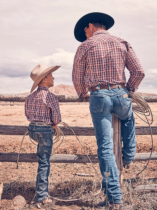 Retro Slim Straight Jean Boys Wrangler RHXV945 Clothing Bozeman (88BWZBZ)