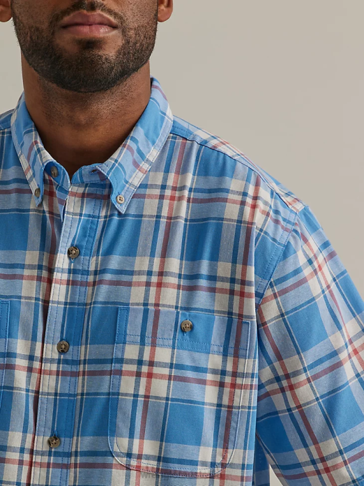 Rugged Wear Short Sleeve Easy Care Plaid Button-Down Shirt Men Wrangler RHXV344 Clothing Sea Blue (112325898)