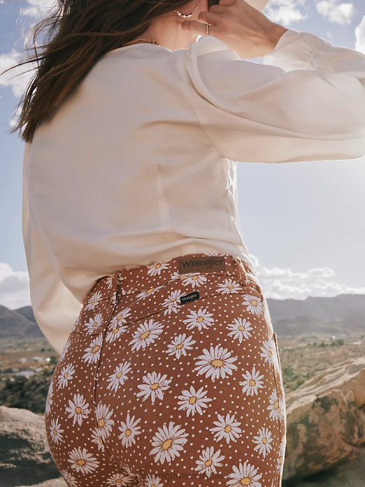 Ultimate Riding Jean - Shiloh Women Wrangler RHXV768 Clothing TA Wash (WRS40TA)